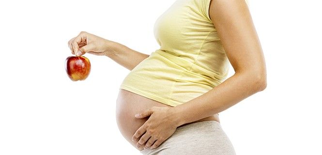 Mujer con síntomas de desequilibrio hormonal o problemas de fertilidad en Lima, ilustrando el impacto positivo de la acupuntura en la regulación hormonal y salud reproductiva.
